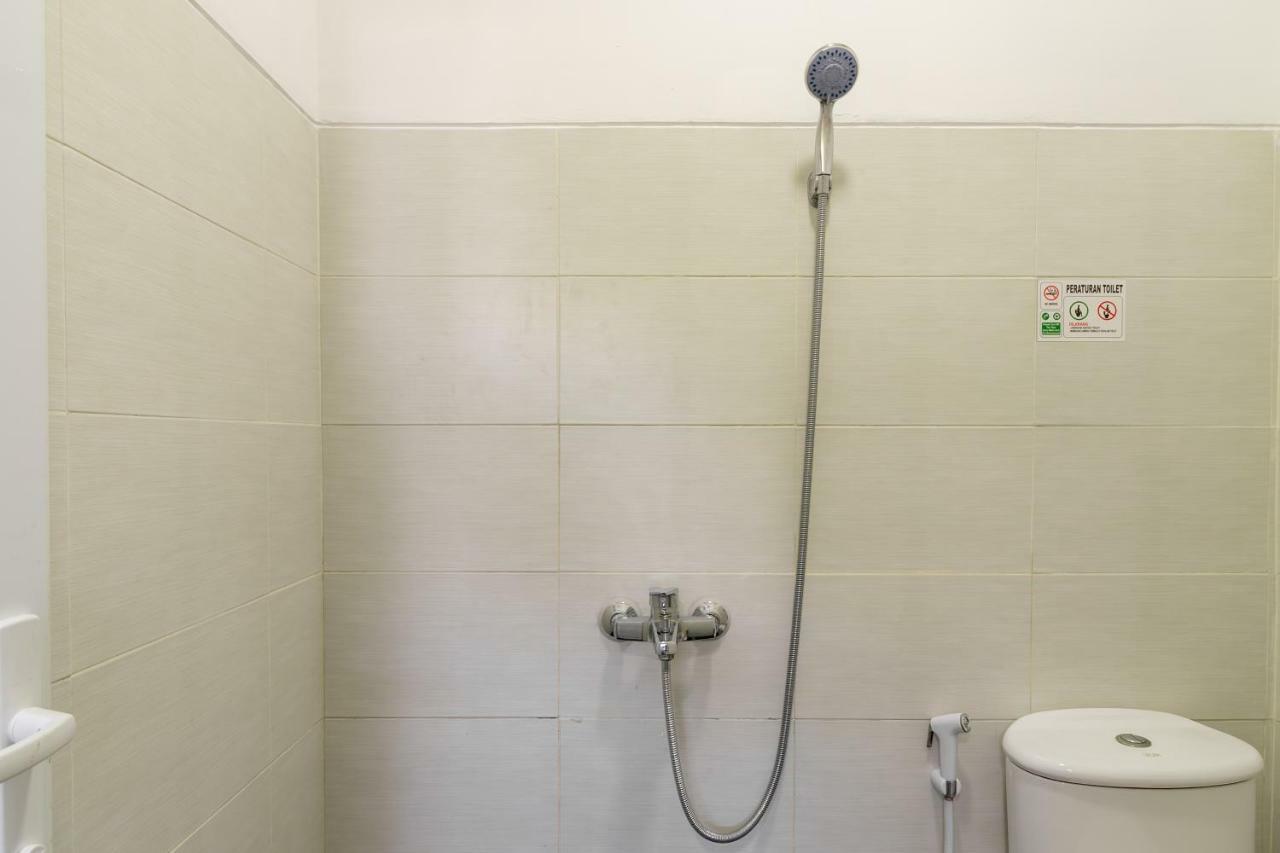 Hotel RedDoorz near Plaza Atrium Senen Dżakarta Zewnętrze zdjęcie