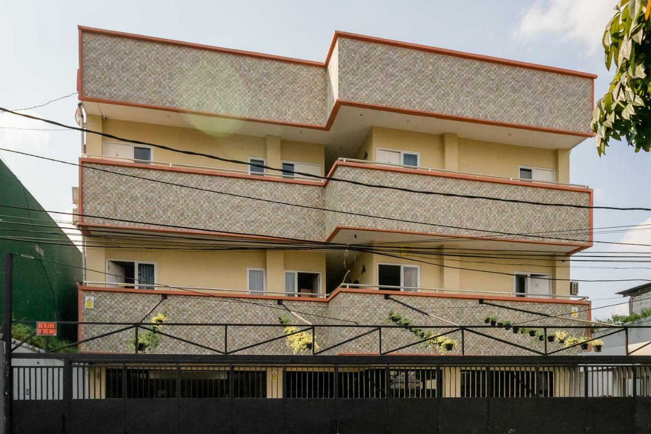 Hotel RedDoorz near Plaza Atrium Senen Dżakarta Zewnętrze zdjęcie