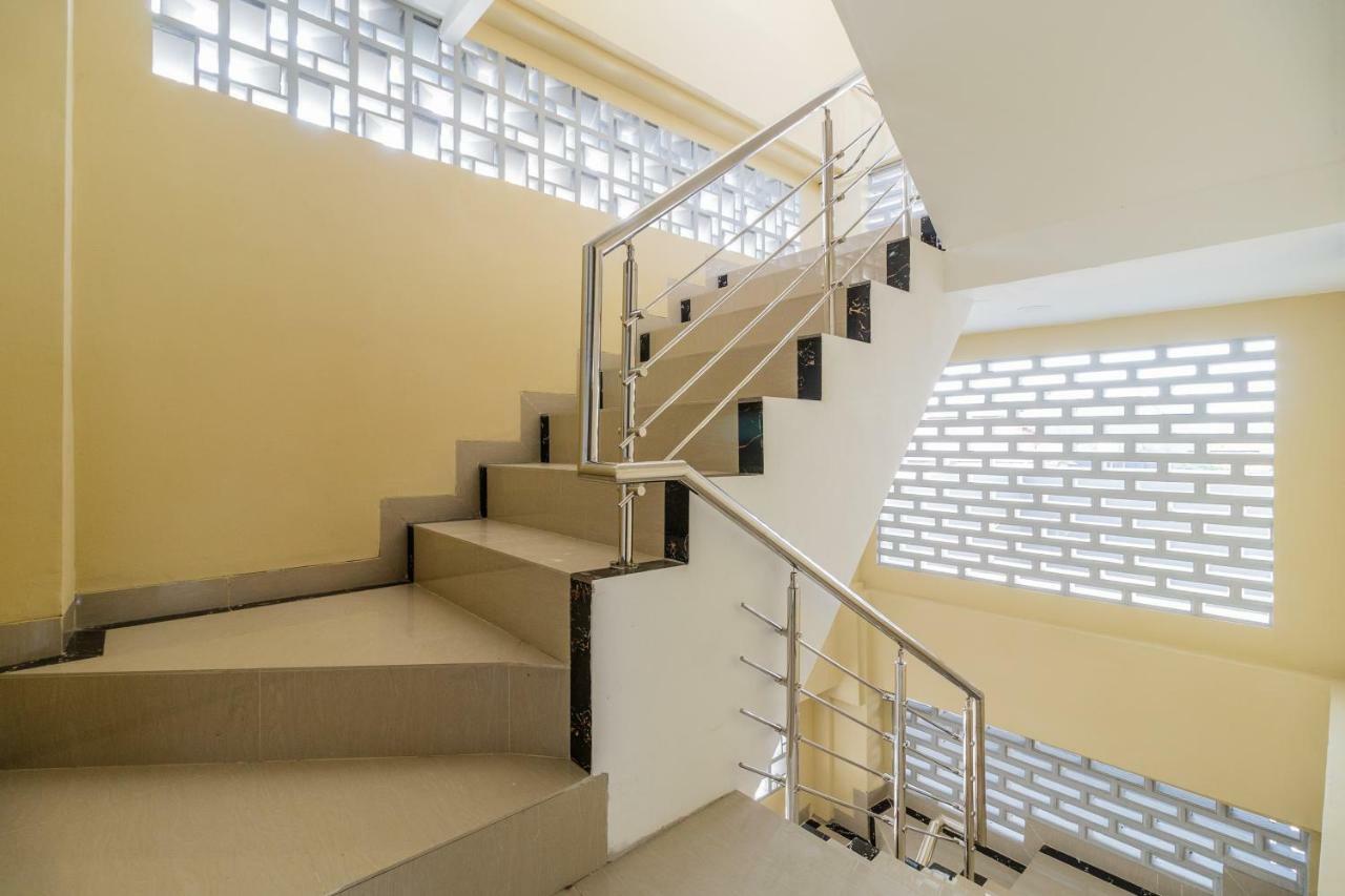 Hotel RedDoorz near Plaza Atrium Senen Dżakarta Zewnętrze zdjęcie