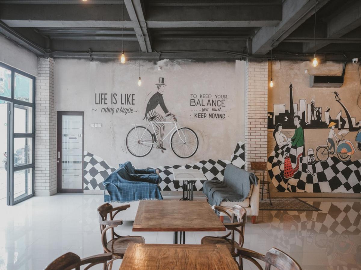 Hotel RedDoorz near Plaza Atrium Senen Dżakarta Zewnętrze zdjęcie